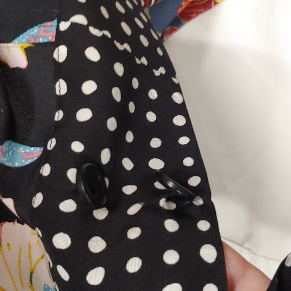 Floral Wrap Blouse in Black & Navy with Polka Trim Diane Von Furstenberg - Picture 11 of 13